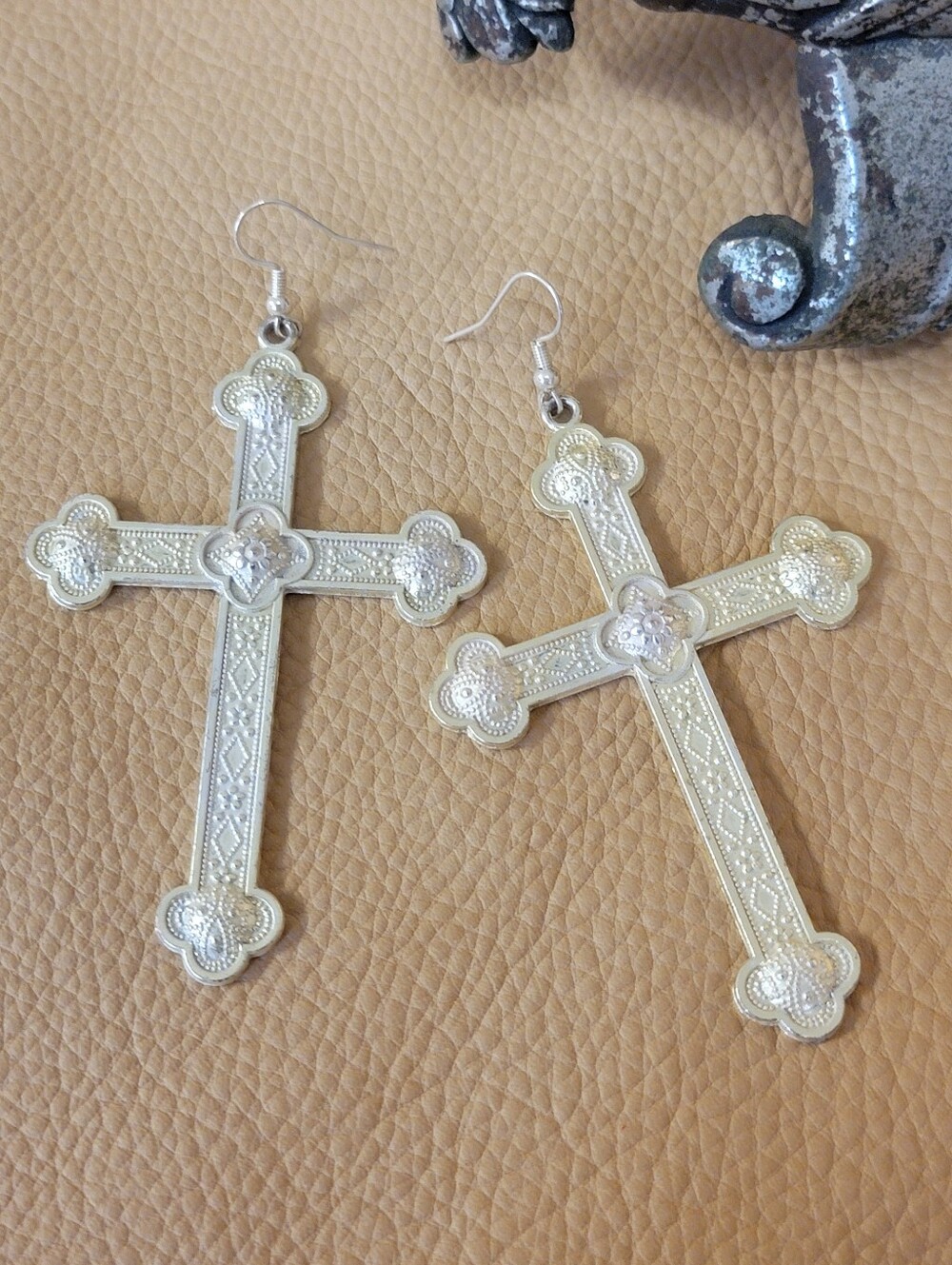 Gothic Enchanted Feligree Cross Earring Artisian - Picture 3 of 5
